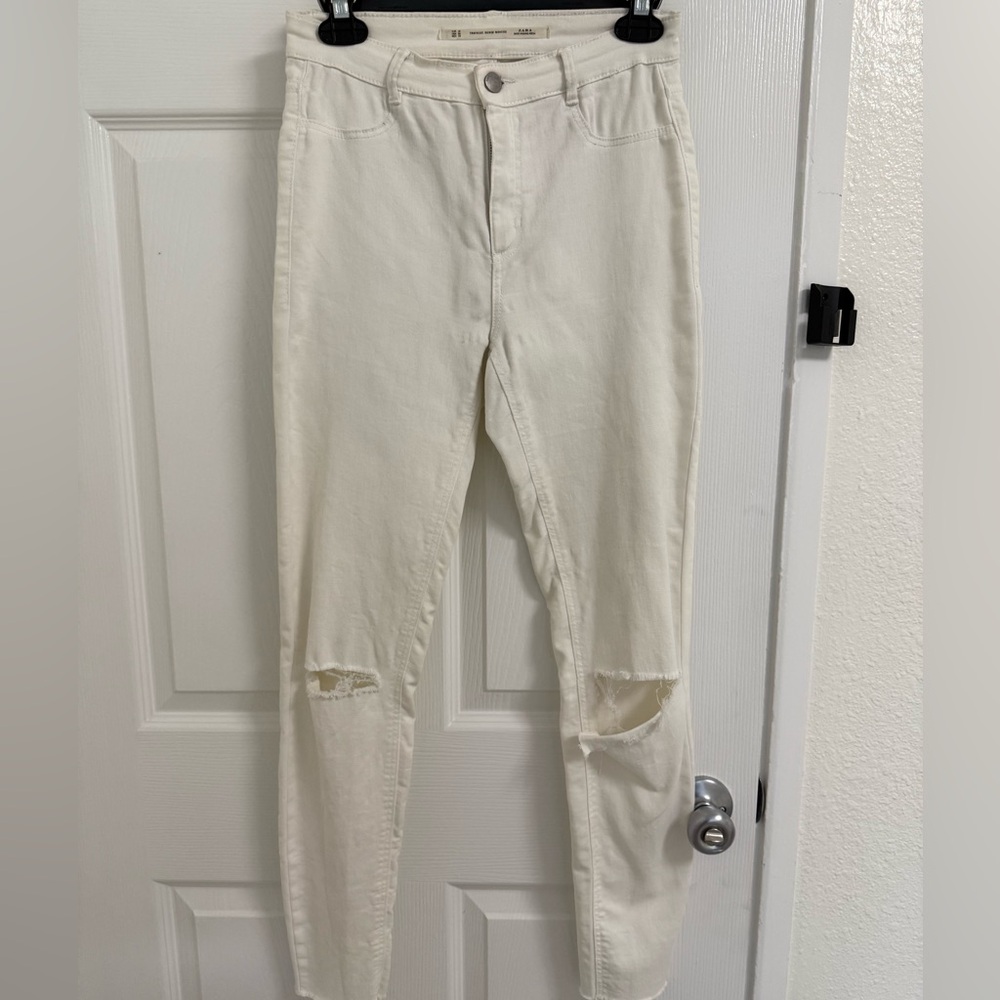 Zara White Distressed Denim Jeans